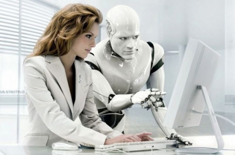 robot et femme