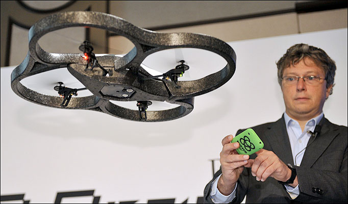 Henri Seydoux testant un drone