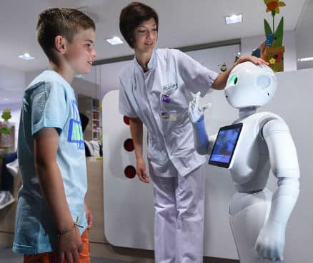 pepper-robot-hospital-children