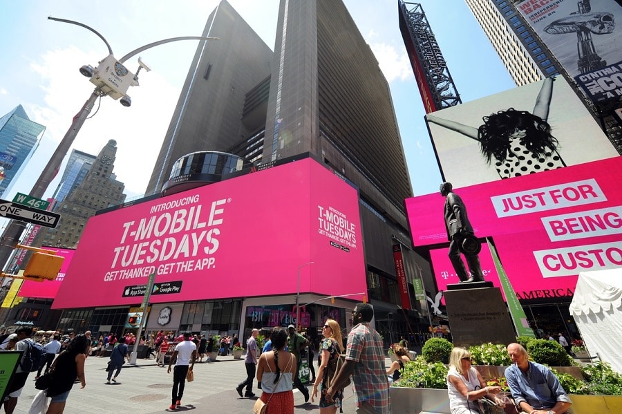 t-mobile ces une