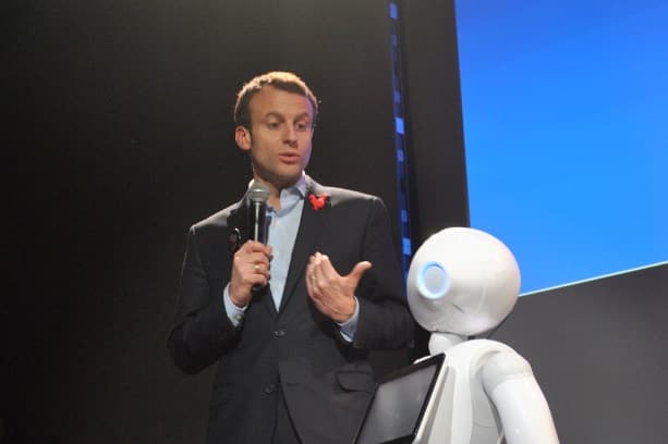 emmanuel macron programme numerique robot pepper