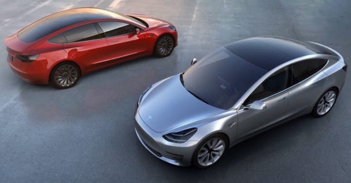 Tesla Model 3 voiture électrique berline Elon Musk