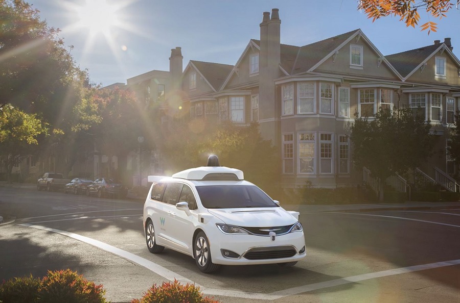 waymo commande chrysler pacifica