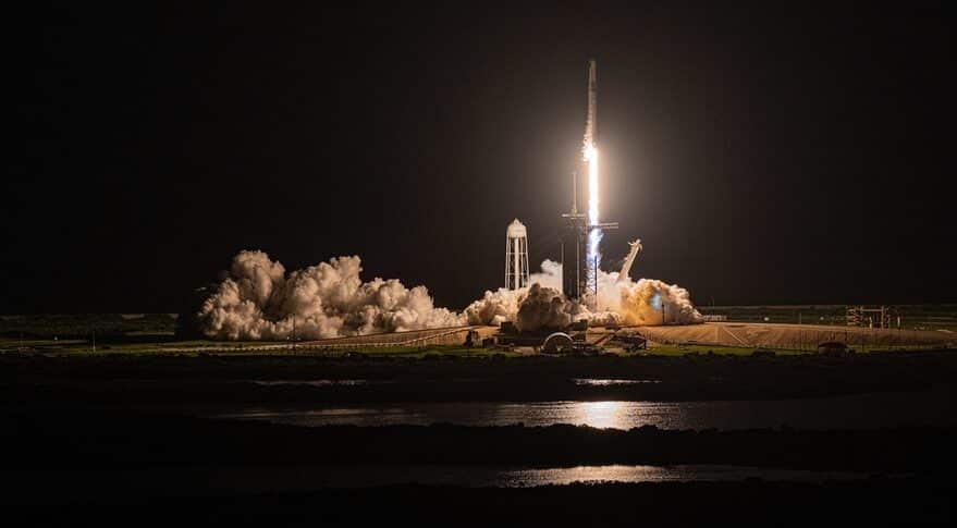 SpaceX lance Crew Dragon avec ses premiers touristes de l’espace
