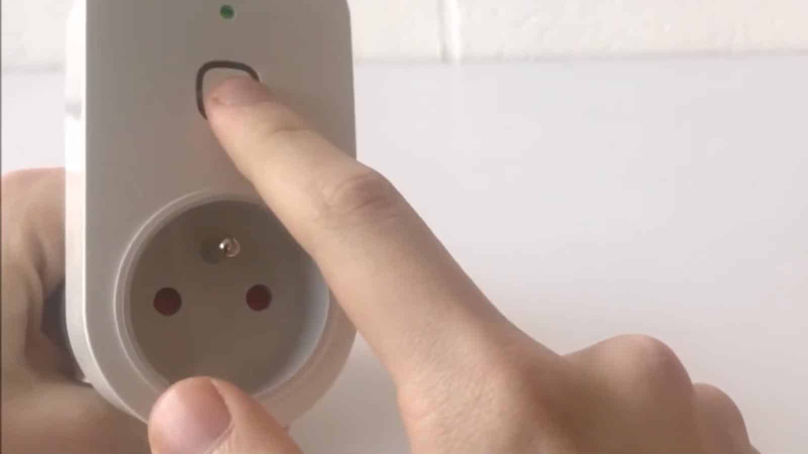 Konyks Priska+ Presa Smart Wi-Fi, Bianca, 16A, 3500W, Con Monitoraggio Consumi, Compatibile Con Alexa E Google Home