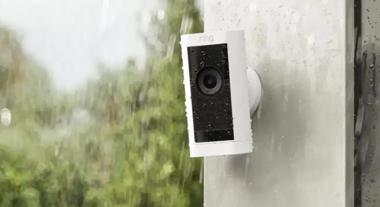 Caméra de surveillance Ring Stick Up Cam Pro : Sécurité à domicile avancée