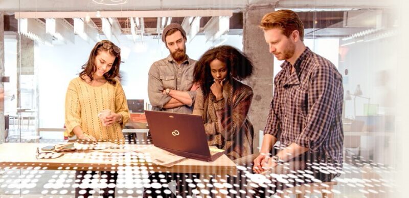 Transformation digitale Fujitsu ServiceNow Innovation technologique cross-industrie
