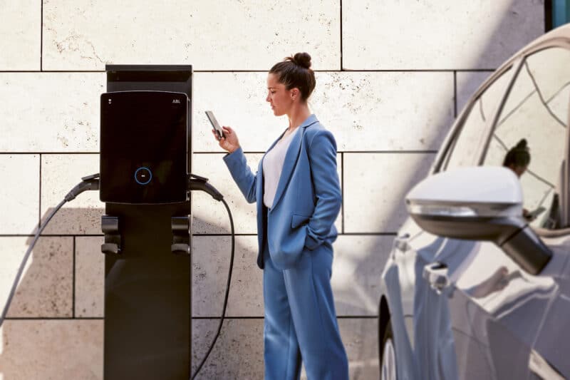 Wallbox eM4 Borne de recharge Véhicules électriques