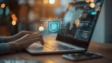 Un utilisateur effectue un paiement sécurisé en ligne avec une carte prépayée. L'image illustre une solution fiable pour éviter les risques sur Internet.