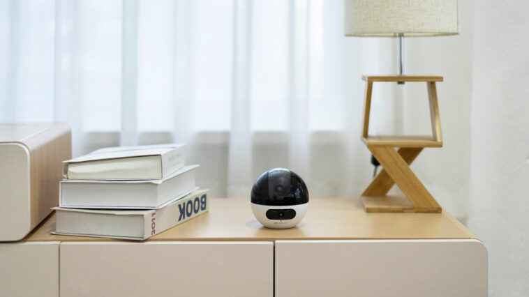 Maison connectée et sécurisée : la sélection EZVIZ pour vos vacances