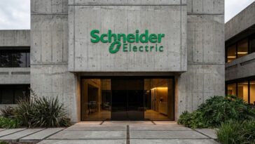 Schneider Electric et Deloitte veulent moderniser la production avec l’IA et l’intégration IT/OT
