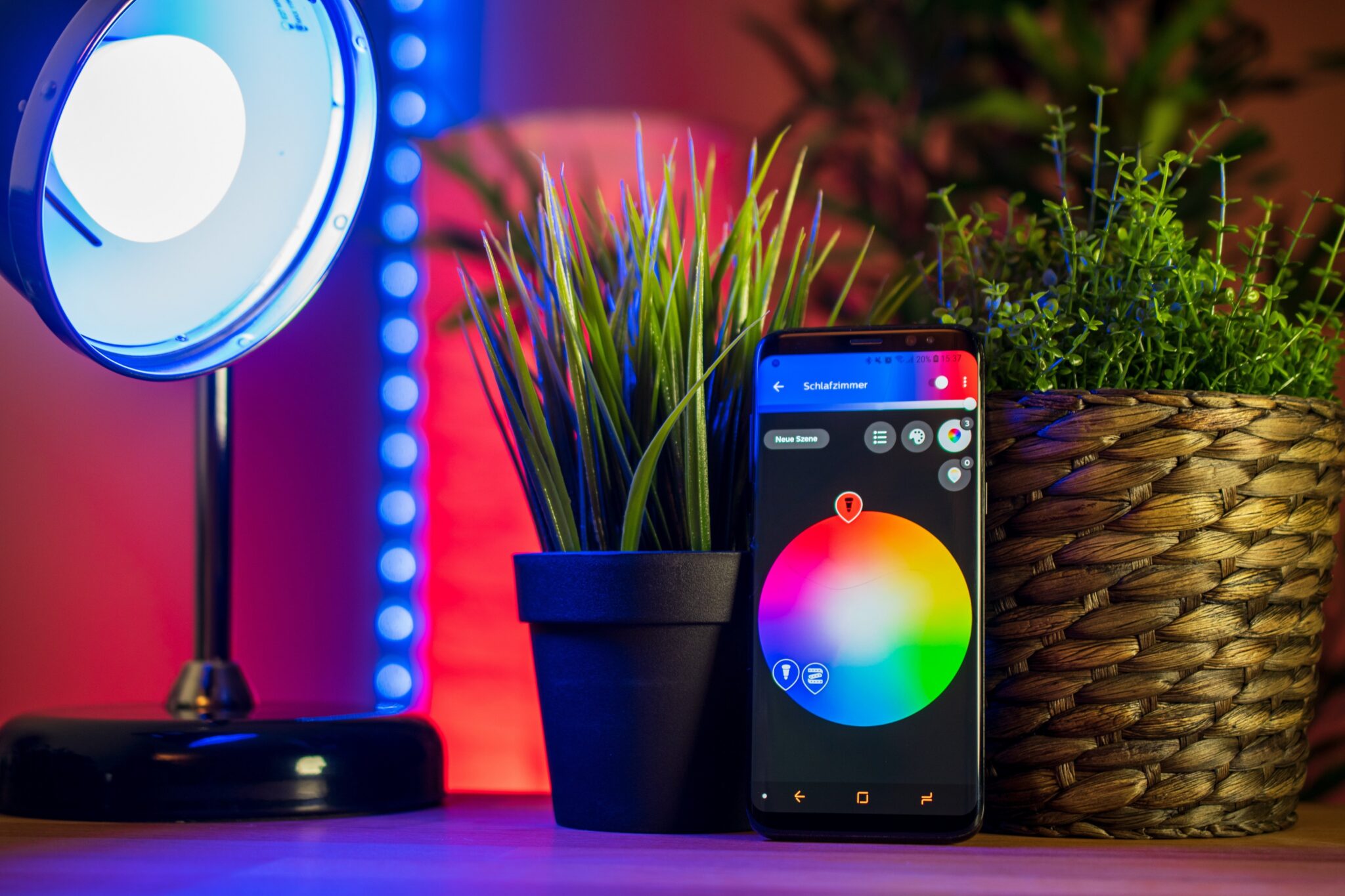 Le smartphone, télécommande universelle de la maison connectée et des loisirs mobiles