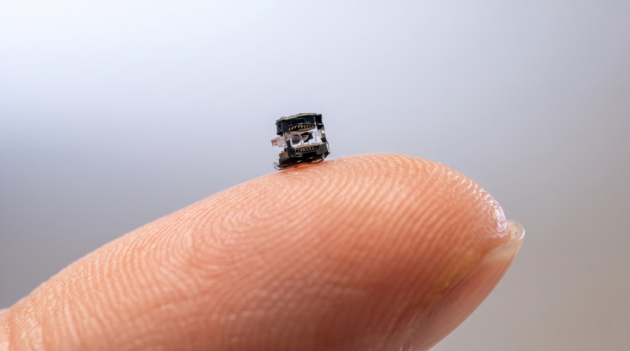 La NTU crée un robot chirurgical miniature à 5 fonctions